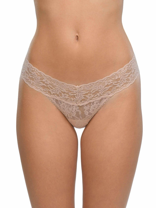 Signature Lace® Low Rise Thong Chai - Hanky Panky