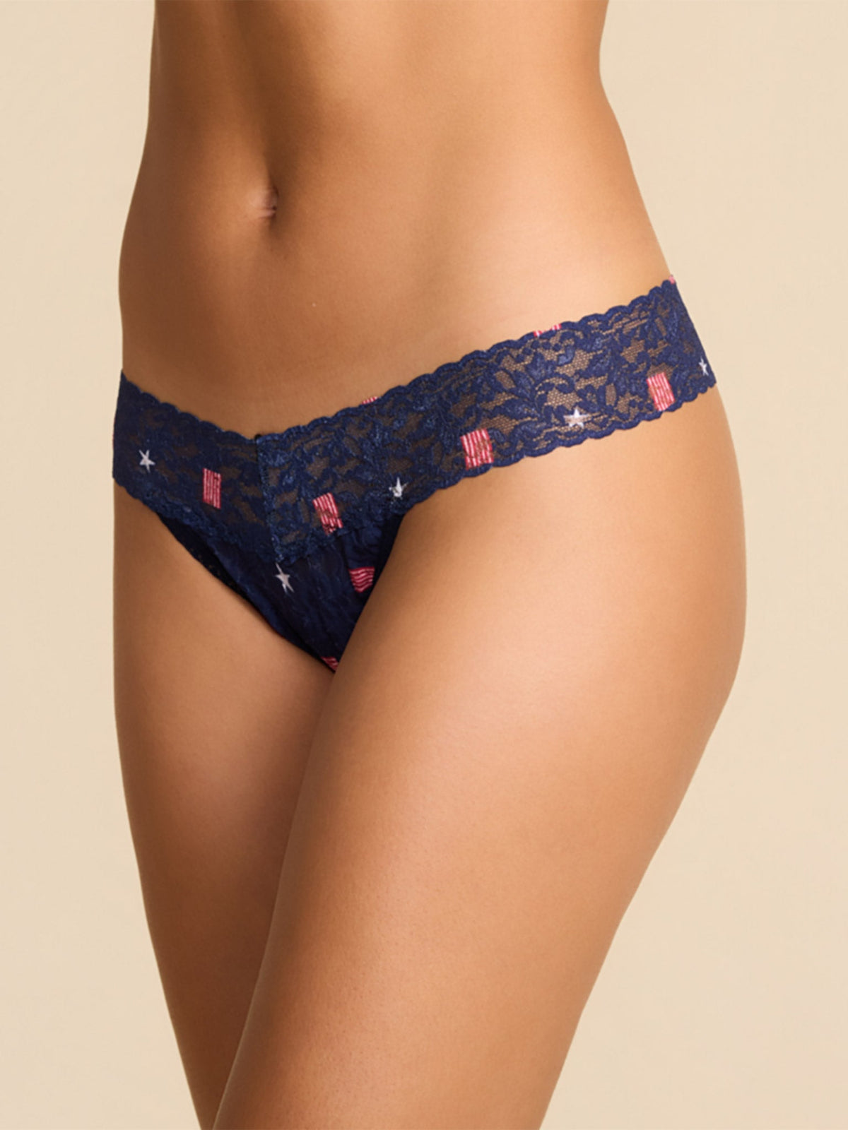 Signature Lace® Low Rise Thong And SAXX Super Soft Vibe Boxer Brief USA Signet-Maritime - Hanky Panky
