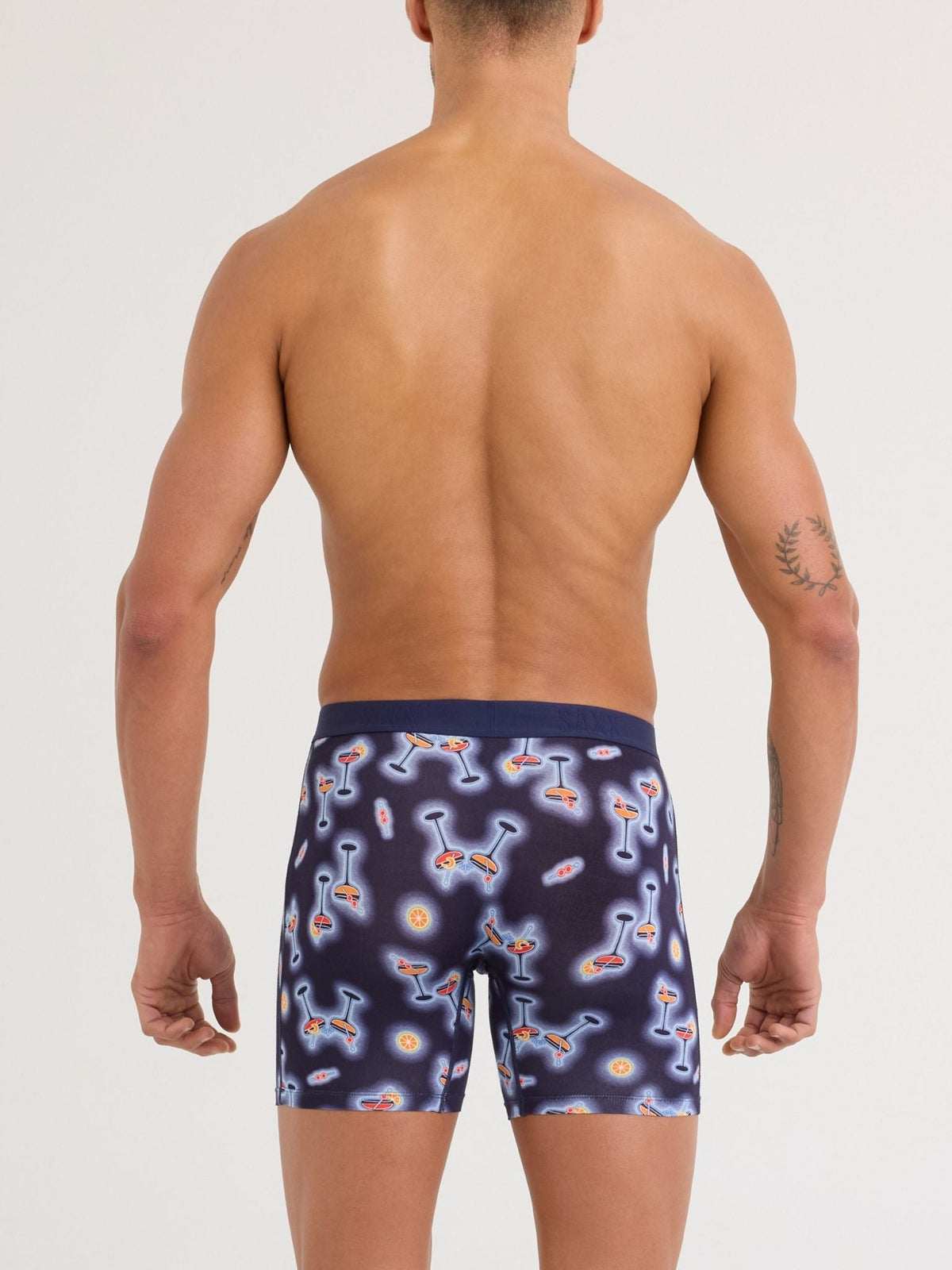 Signature Lace® Low Rise Thong And Saxx Super Soft Vibe Boxer Brief Ne - Hanky Panky